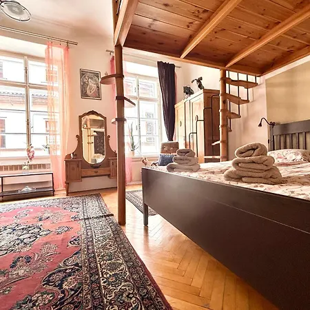 Old Town Magical Historic House 아파트